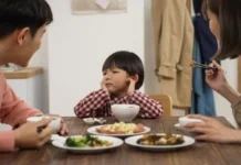 치킨 너겟’만 먹던 10대 소년의 실명 비극, 원인은 편식이 부른 ‘영양 결핍’